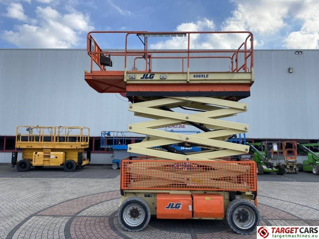 JLG 4069LE Electric Scissor Work Lift 1419cm - Plataforma de Tijera/ Plataforma de tesoura: foto 5 JLG 4069LE Electric Scissor Work Lift 1419cm - Plataforma de Tijera/ Plataforma de tesoura: foto 5