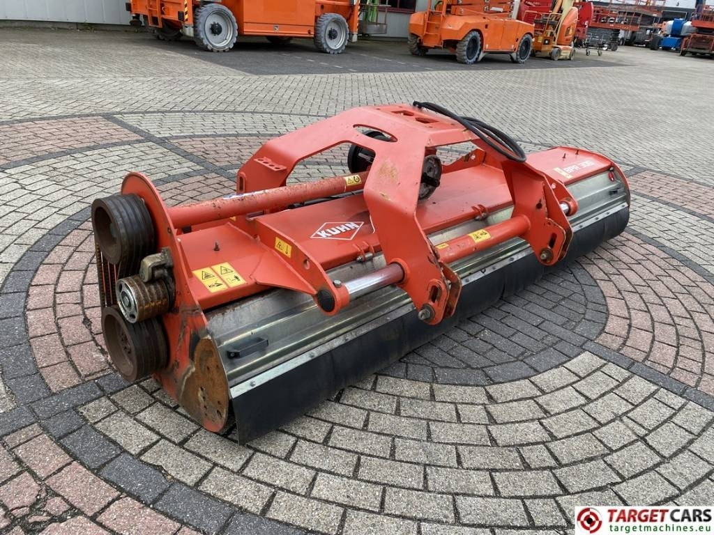 Kuhn BPR305 Flail Mowing Deck 305cm - Triturador de martelos/ Destroçador: foto 2 Kuhn BPR305 Flail Mowing Deck 305cm - Triturador de martelos/ Destroçador: foto 2