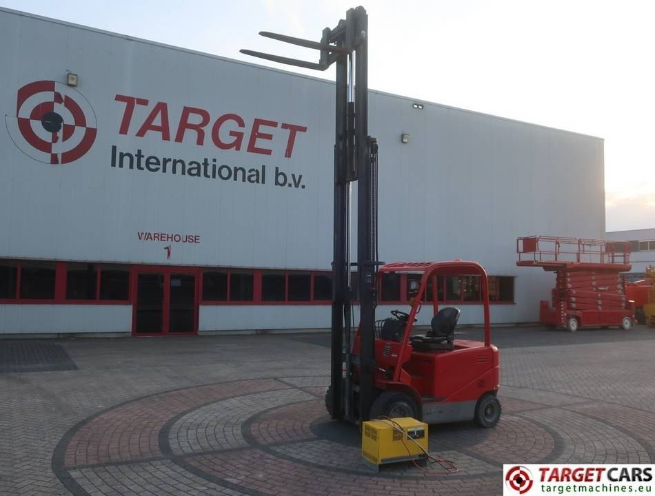 Manitou ME425 Electric 4wheel Forklift 2500KG Triplex450cm - Empilhadeira elétrica: foto 5 Manitou ME425 Electric 4wheel Forklift 2500KG Triplex450cm - Empilhadeira elétrica: foto 5