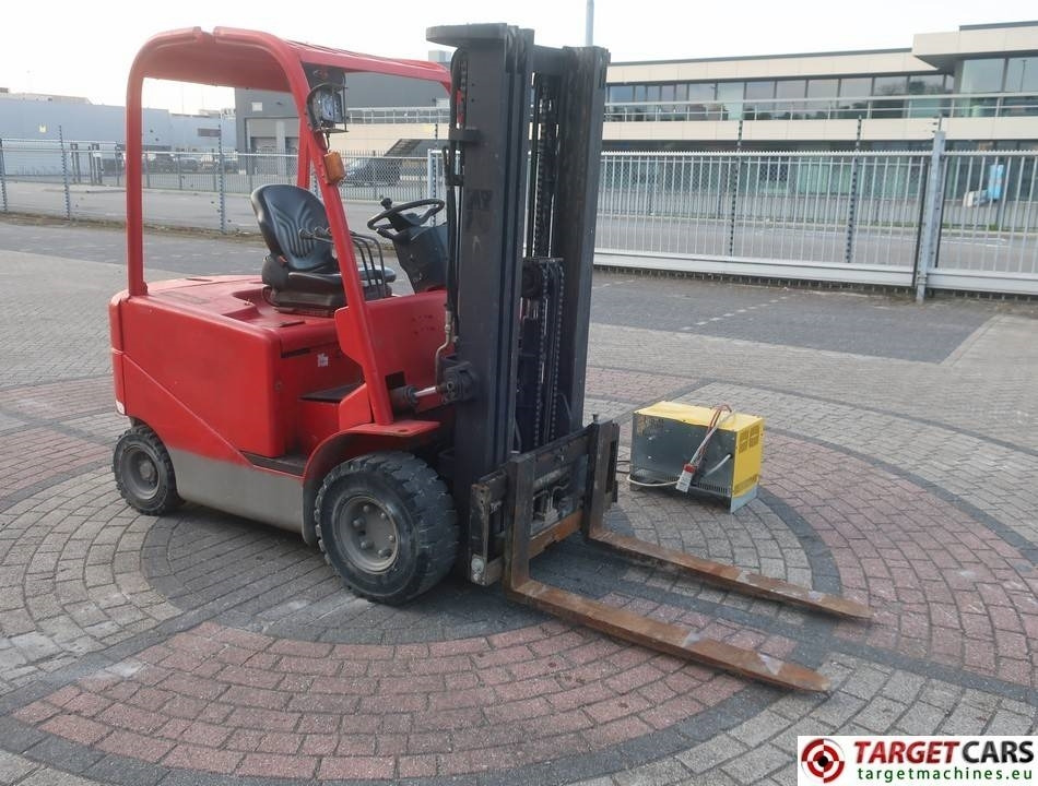 Manitou ME425 Electric 4wheel Forklift 2500KG Triplex450cm - Empilhadeira elétrica: foto 2 Manitou ME425 Electric 4wheel Forklift 2500KG Triplex450cm - Empilhadeira elétrica: foto 2