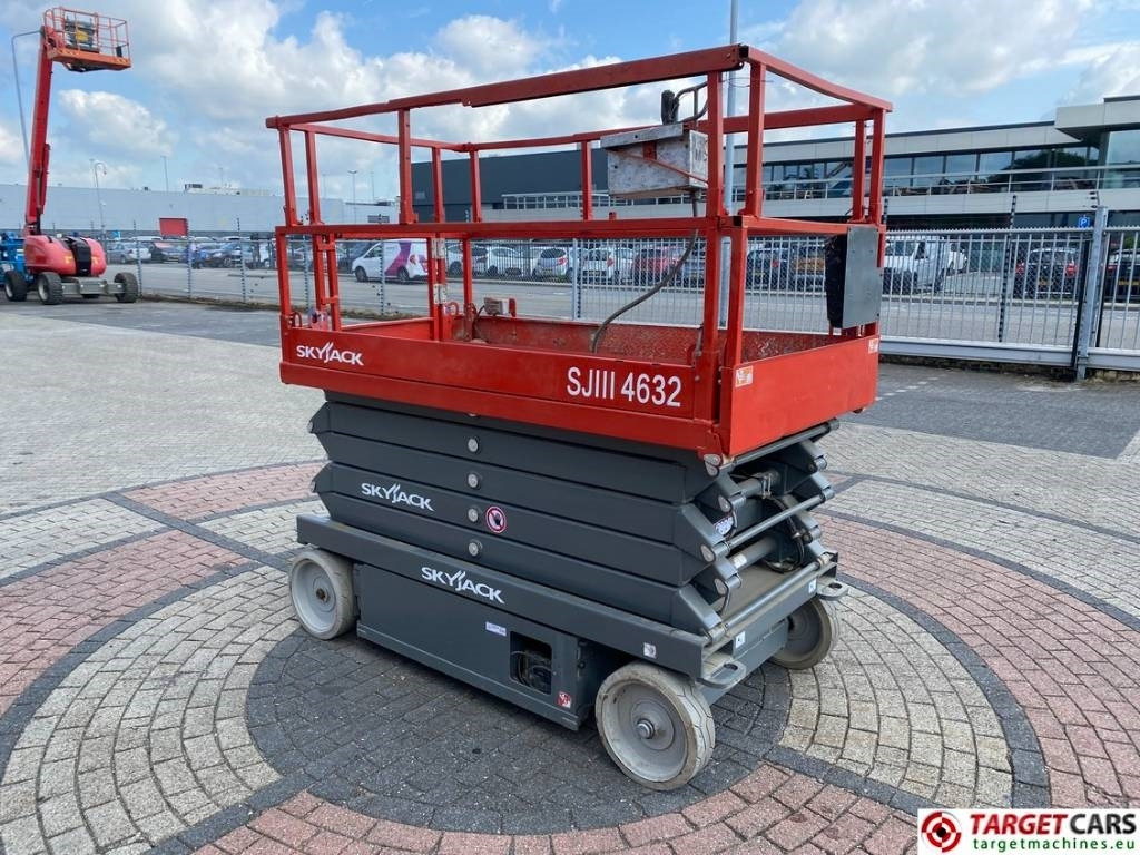 SkyJack SJ4632 Electric 4632 Scissor Work LIft 1170cm - Plataforma de Tijera/ Plataforma de tesoura: foto 2 SkyJack SJ4632 Electric 4632 Scissor Work LIft 1170cm - Plataforma de Tijera/ Plataforma de tesoura: foto 2
