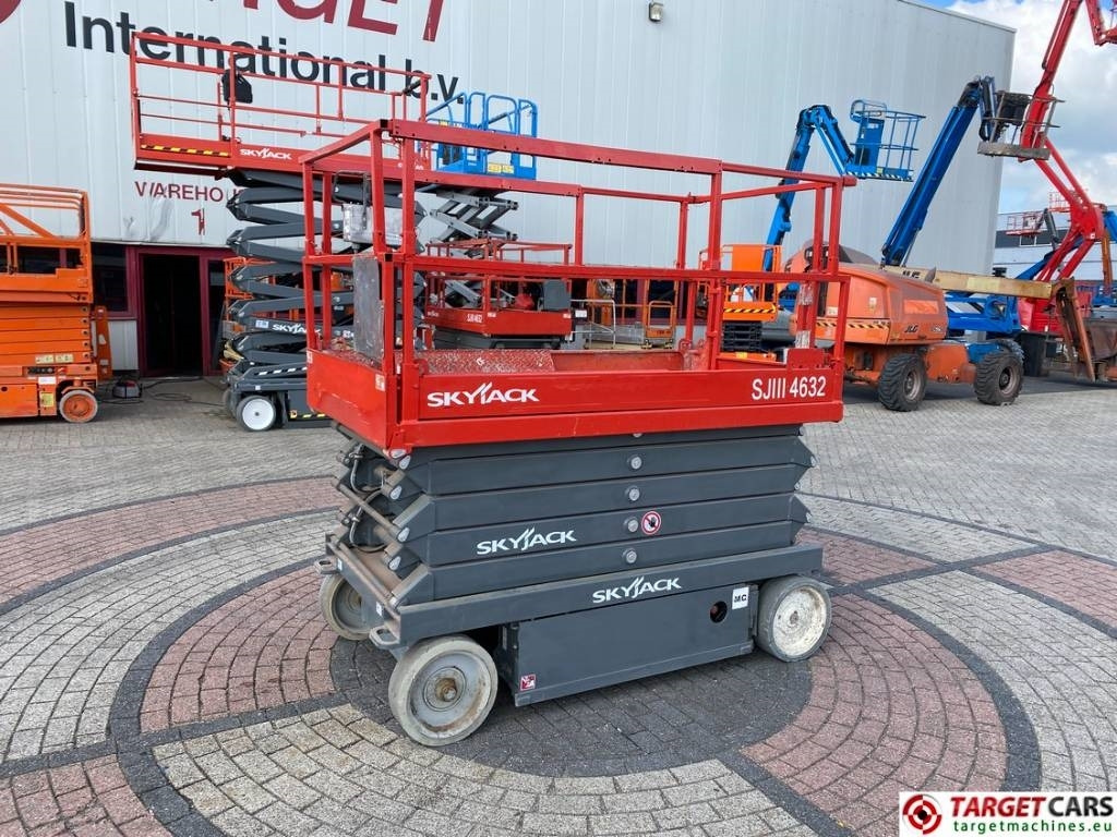 SkyJack SJ4632 Electric 4632 Scissor Work Lift 1170cm - Plataforma de Tijera/ Plataforma de tesoura: foto 1 SkyJack SJ4632 Electric 4632 Scissor Work Lift 1170cm - Plataforma de Tijera/ Plataforma de tesoura: foto 1