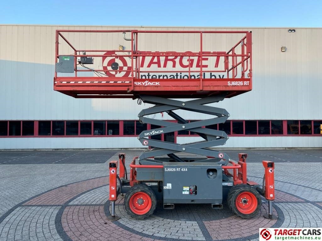 SkyJack SJ6826RT Diesel 4x4 Scissor 6826 Work Lift 992cm - Plataforma de Tijera/ Plataforma de tesoura: foto 5 SkyJack SJ6826RT Diesel 4x4 Scissor 6826 Work Lift 992cm - Plataforma de Tijera/ Plataforma de tesoura: foto 5