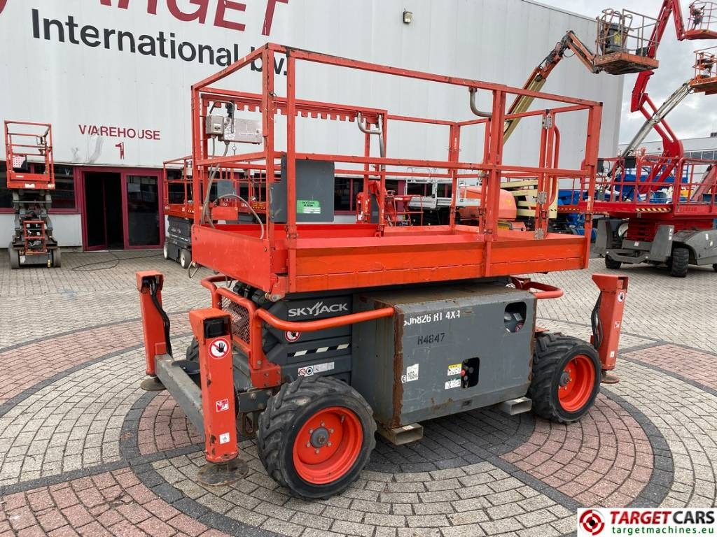 SkyJack SJ6826RT Diesel 4x4 Scissor Work Lift 992cm - Plataforma de Tijera/ Plataforma de tesoura: foto 1 SkyJack SJ6826RT Diesel 4x4 Scissor Work Lift 992cm - Plataforma de Tijera/ Plataforma de tesoura: foto 1