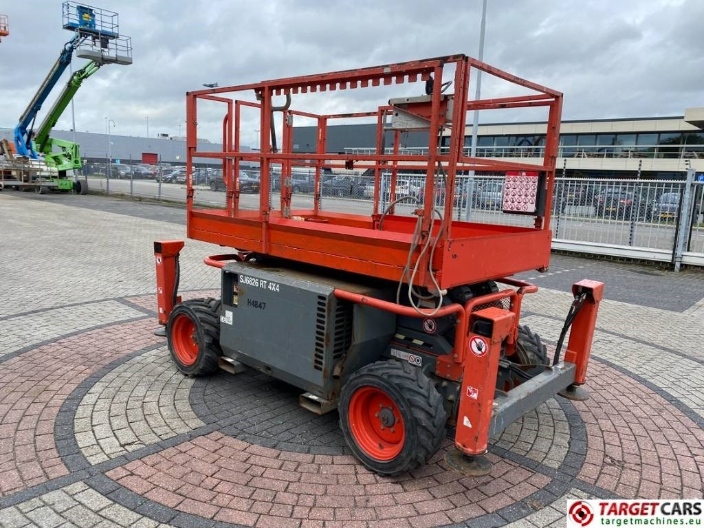 SkyJack SJ6826RT Diesel 4x4 Scissor Work Lift 992cm - Plataforma de Tijera/ Plataforma de tesoura: foto 2 SkyJack SJ6826RT Diesel 4x4 Scissor Work Lift 992cm - Plataforma de Tijera/ Plataforma de tesoura: foto 2