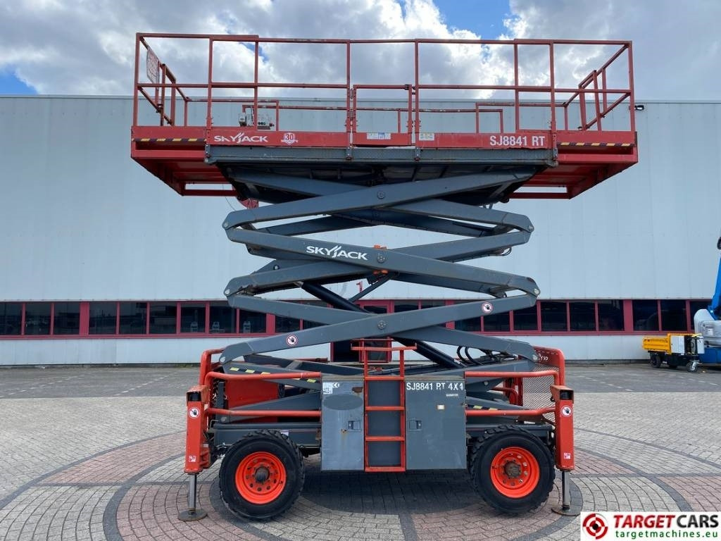 SkyJack SJ8841RT Diesel 4x4 SJ8841 Scissor WorkLift 1430cm - Plataforma de Tijera/ Plataforma de tesoura: foto 5 SkyJack SJ8841RT Diesel 4x4 SJ8841 Scissor WorkLift 1430cm - Plataforma de Tijera/ Plataforma de tesoura: foto 5