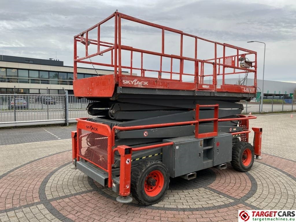 SkyJack SJ9250 RT Diesel 4x4 Scissor Work Lift 1720cm - Plataforma de Tijera/ Plataforma de tesoura: foto 3 SkyJack SJ9250 RT Diesel 4x4 Scissor Work Lift 1720cm - Plataforma de Tijera/ Plataforma de tesoura: foto 3