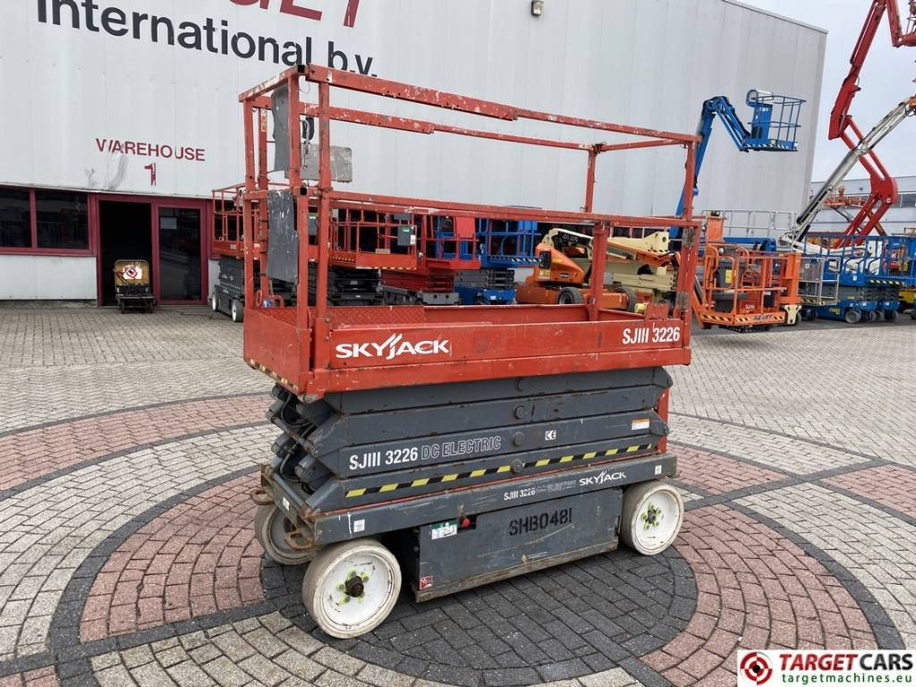 SkyJack SJIII-3226 Electric Scissor Work Lift 990cm - Plataforma de Tijera/ Plataforma de tesoura: foto 1 SkyJack SJIII-3226 Electric Scissor Work Lift 990cm - Plataforma de Tijera/ Plataforma de tesoura: foto 1