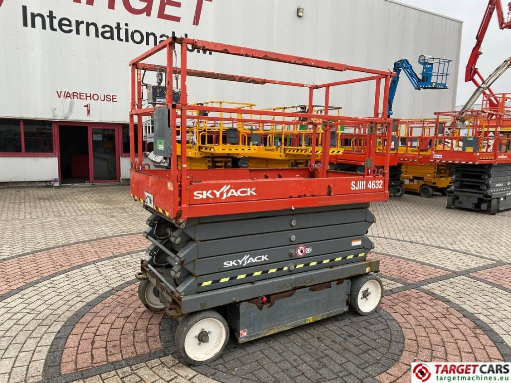 SkyJack SJIII-4632 Electric 4632 Scissor Work Lift 1170cm - Plataforma de Tijera/ Plataforma de tesoura: foto 1 SkyJack SJIII-4632 Electric 4632 Scissor Work Lift 1170cm - Plataforma de Tijera/ Plataforma de tesoura: foto 1