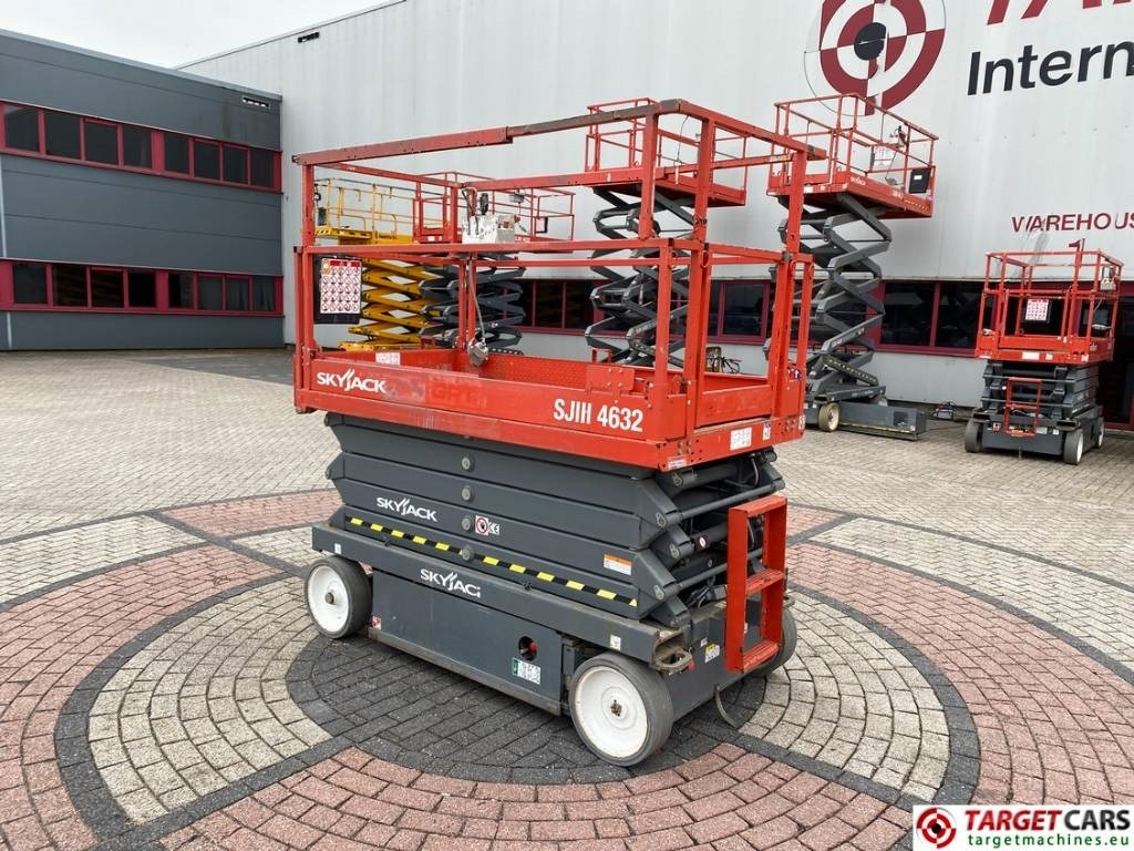 SkyJack SJIII-4632 Electric 4632 Scissor Work Lift 1170cm - Plataforma de Tijera/ Plataforma de tesoura: foto 4 SkyJack SJIII-4632 Electric 4632 Scissor Work Lift 1170cm - Plataforma de Tijera/ Plataforma de tesoura: foto 4