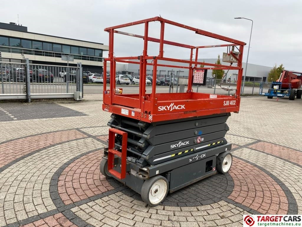 SkyJack SJIII-4632 Electric 4632 Scissor Work Lift 1170cm - Plataforma de Tijera/ Plataforma de tesoura: foto 3 SkyJack SJIII-4632 Electric 4632 Scissor Work Lift 1170cm - Plataforma de Tijera/ Plataforma de tesoura: foto 3