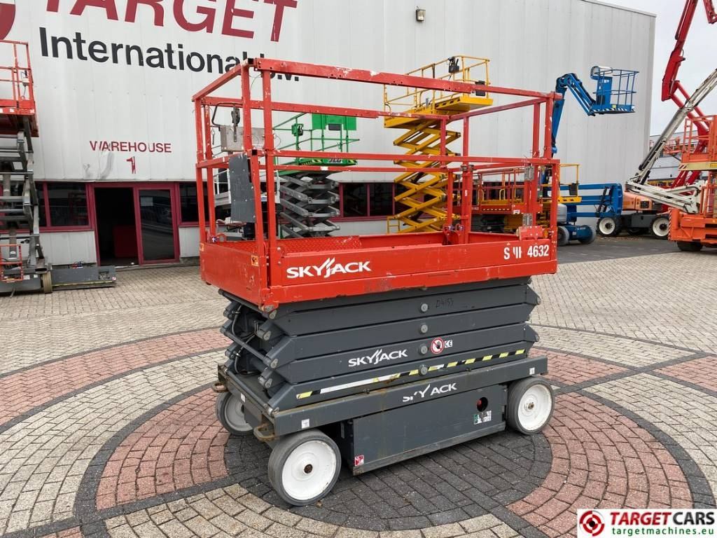 SkyJack SJIII-4632 Electric 4632 Scissor Work Lift 1170cm - Plataforma de Tijera/ Plataforma de tesoura: foto 1 SkyJack SJIII-4632 Electric 4632 Scissor Work Lift 1170cm - Plataforma de Tijera/ Plataforma de tesoura: foto 1