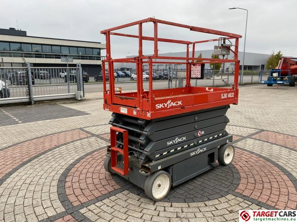SkyJack SJIII-4632 Electric 4632 Scissor Work lift 1170cm - Plataforma de Tijera/ Plataforma de tesoura: foto 3 SkyJack SJIII-4632 Electric 4632 Scissor Work lift 1170cm - Plataforma de Tijera/ Plataforma de tesoura: foto 3