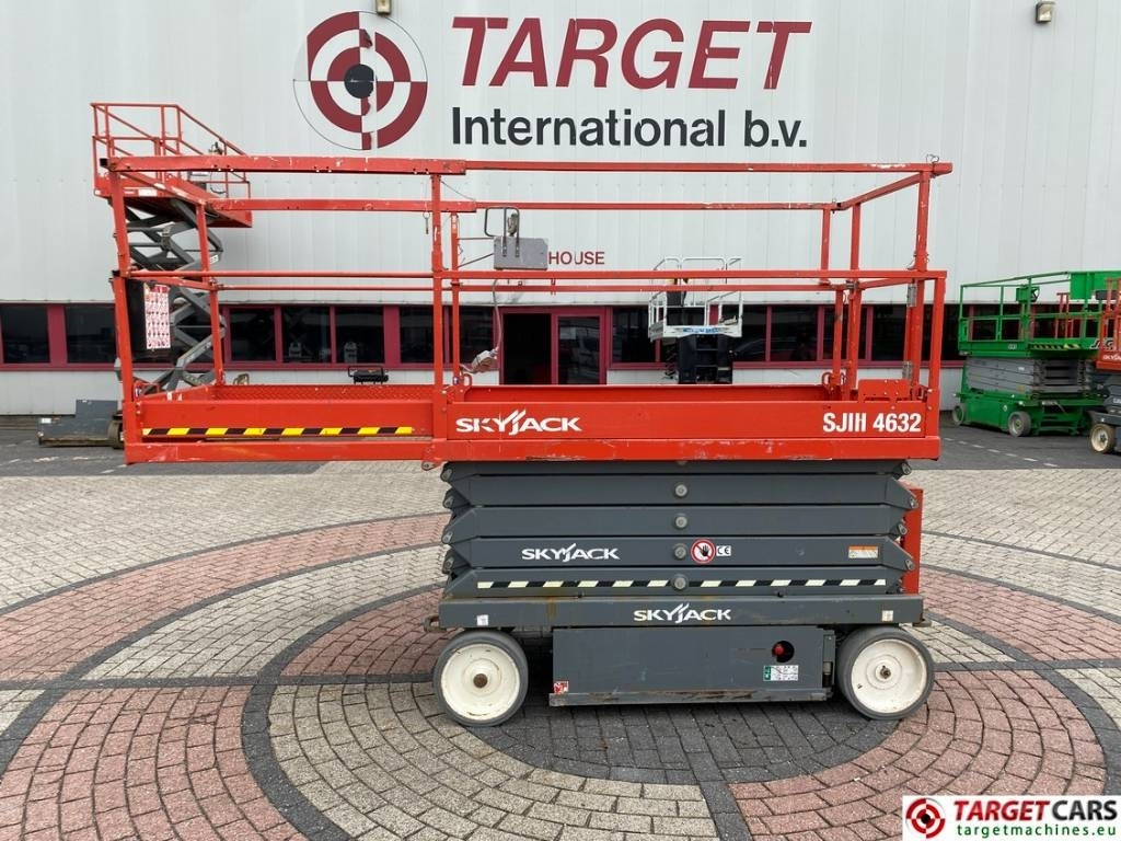 SkyJack SJIII-4632 Electric 4632 Scissor Work lift 1170cm - Plataforma de Tijera/ Plataforma de tesoura: foto 5 SkyJack SJIII-4632 Electric 4632 Scissor Work lift 1170cm - Plataforma de Tijera/ Plataforma de tesoura: foto 5