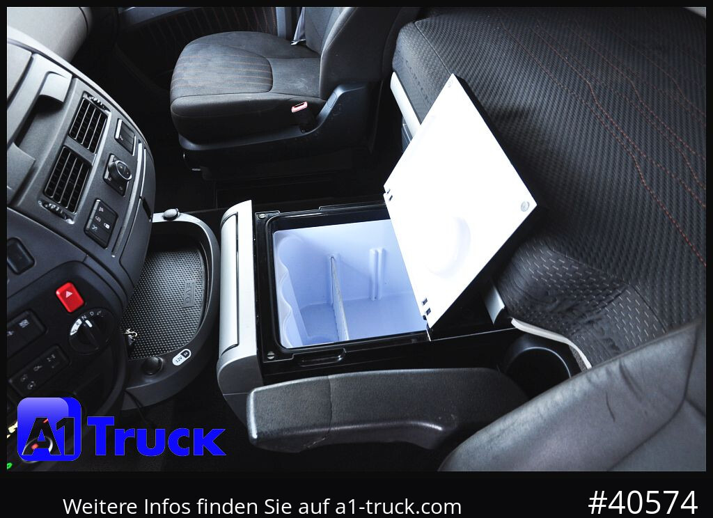 DAF XF 530 SSC, Volumen, vers.Sattelplatte, Intarder, Standklima, - Tractor: foto 4 DAF XF 530 SSC, Volumen, vers.Sattelplatte, Intarder, Standklima, - Tractor: foto 4