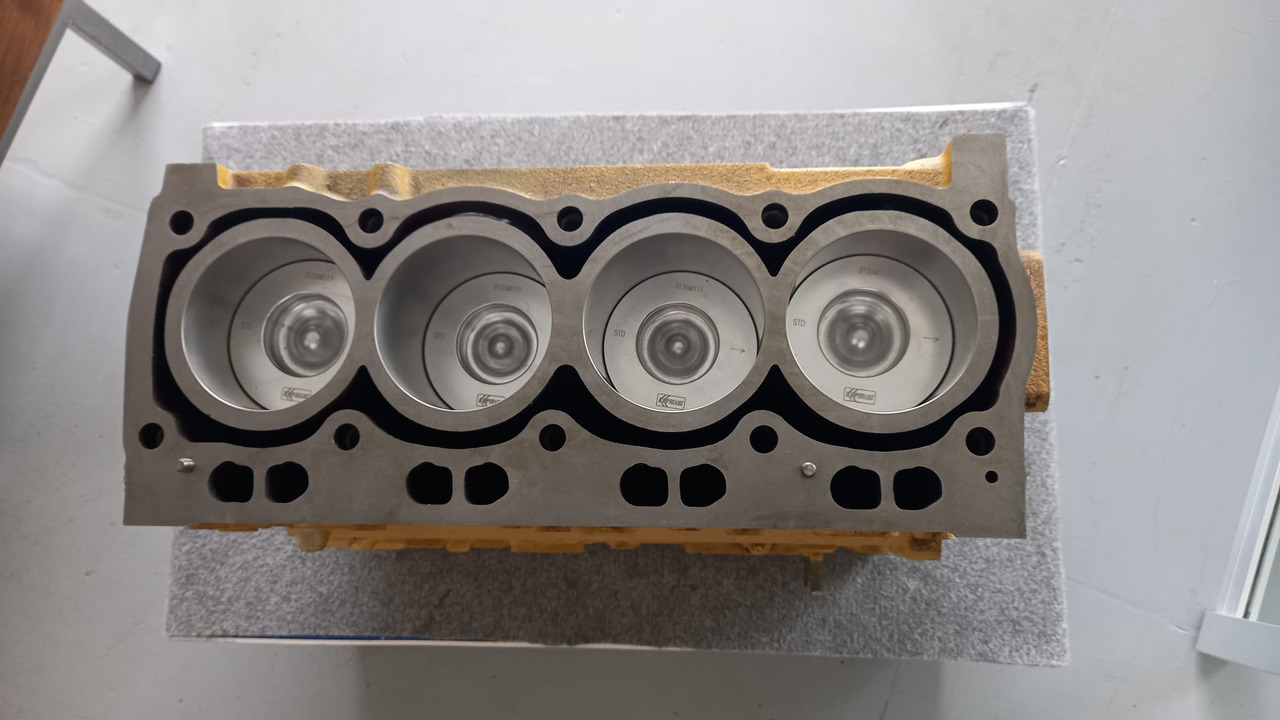 Caterpillar 3054C Short Block revisionato per CAT 3054C e C4.4 - Bloco do motor por Máquina de construção: foto 2 Caterpillar 3054C Short Block revisionato per CAT 3054C e C4.4 - Bloco do motor por Máquina de construção: foto 2