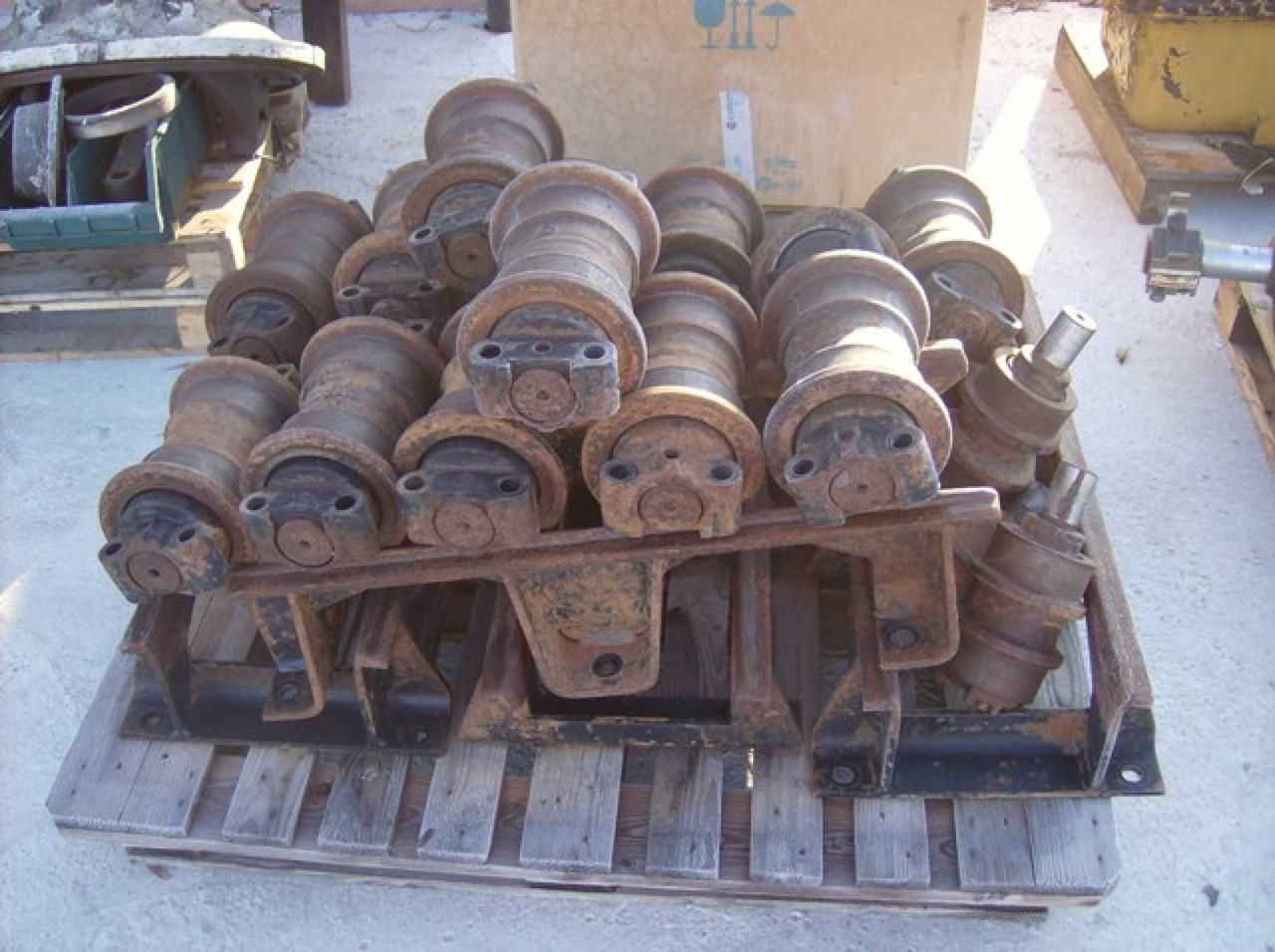 Caterpillar 317 NVA N. 13 RULLI INFERIORI - Rasto - Rolo por Máquina de construção: foto 1 Caterpillar 317 NVA N. 13 RULLI INFERIORI - Rasto - Rolo por Máquina de construção: foto 1