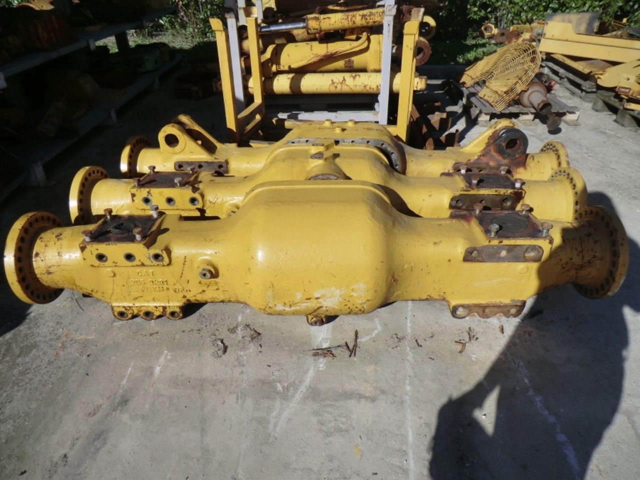 Caterpillar 735 ALLOGGIAMENTO ASSALE CENTRALE - Eixo e peças por Máquina de construção: foto 2 Caterpillar 735 ALLOGGIAMENTO ASSALE CENTRALE - Eixo e peças por Máquina de construção: foto 2