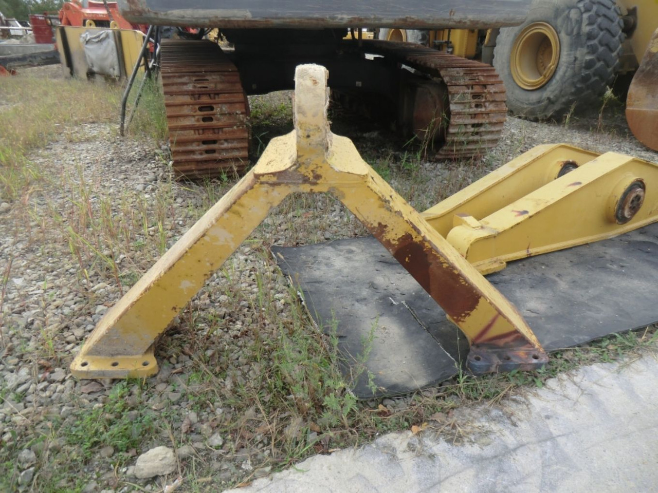 Caterpillar 735 Supporto telaio assale posteriore - Eixo e peças por Máquina de construção: foto 1 Caterpillar 735 Supporto telaio assale posteriore - Eixo e peças por Máquina de construção: foto 1