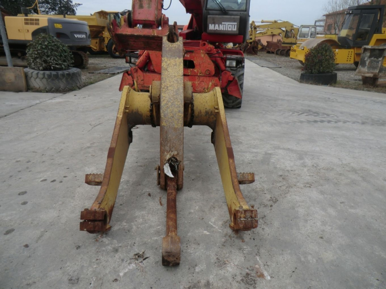 Caterpillar 963C BRACCIO COMPLETO DI LEVA E LINK - Lança por Máquina de construção: foto 1 Caterpillar 963C BRACCIO COMPLETO DI LEVA E LINK - Lança por Máquina de construção: foto 1