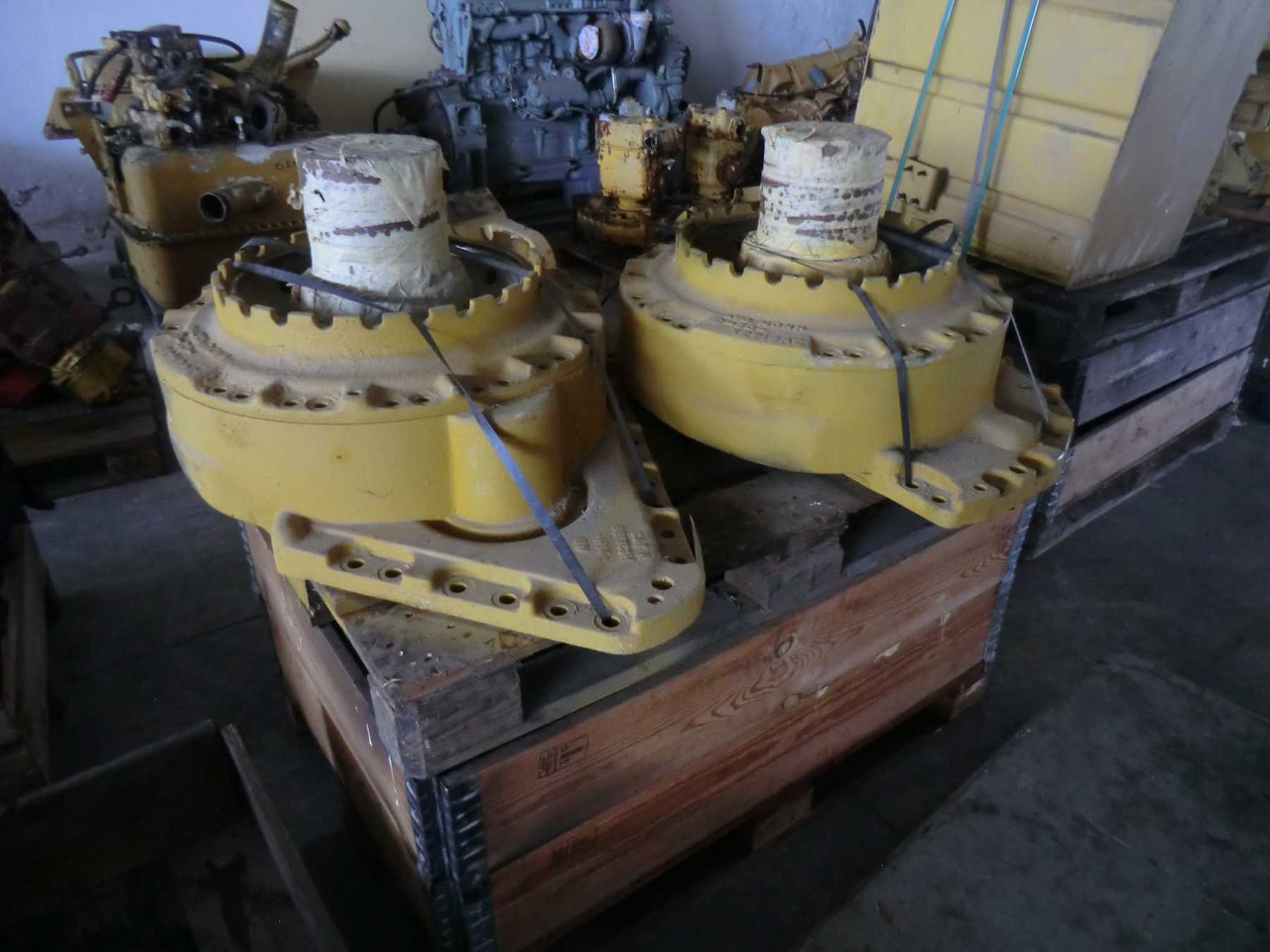 Caterpillar 973 LGP SPINDLE - Peças de material rodante por Máquina de construção: foto 5 Caterpillar 973 LGP SPINDLE - Peças de material rodante por Máquina de construção: foto 5