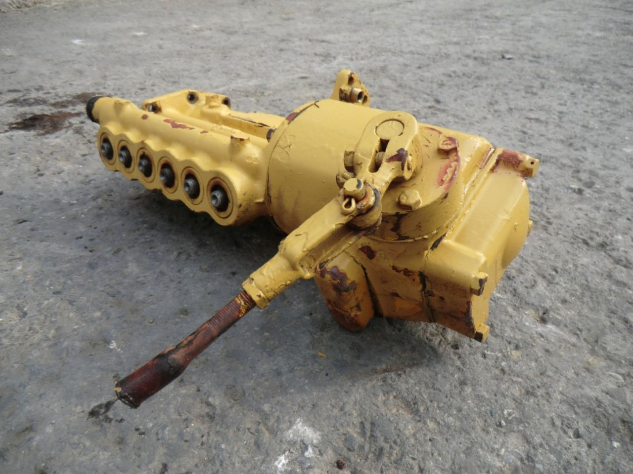 Caterpillar D333 POMPA INIEZIONE - Bomba de combustivel por Máquina de construção: foto 2 Caterpillar D333 POMPA INIEZIONE - Bomba de combustivel por Máquina de construção: foto 2