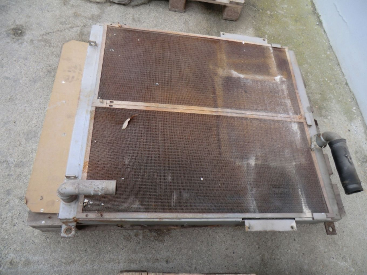 HITACHI ZX240 BAS SCAMBIATORI DI CALORE - Sistema de arrefecimento por Máquina de construção: foto 1 HITACHI ZX240 BAS SCAMBIATORI DI CALORE - Sistema de arrefecimento por Máquina de construção: foto 1