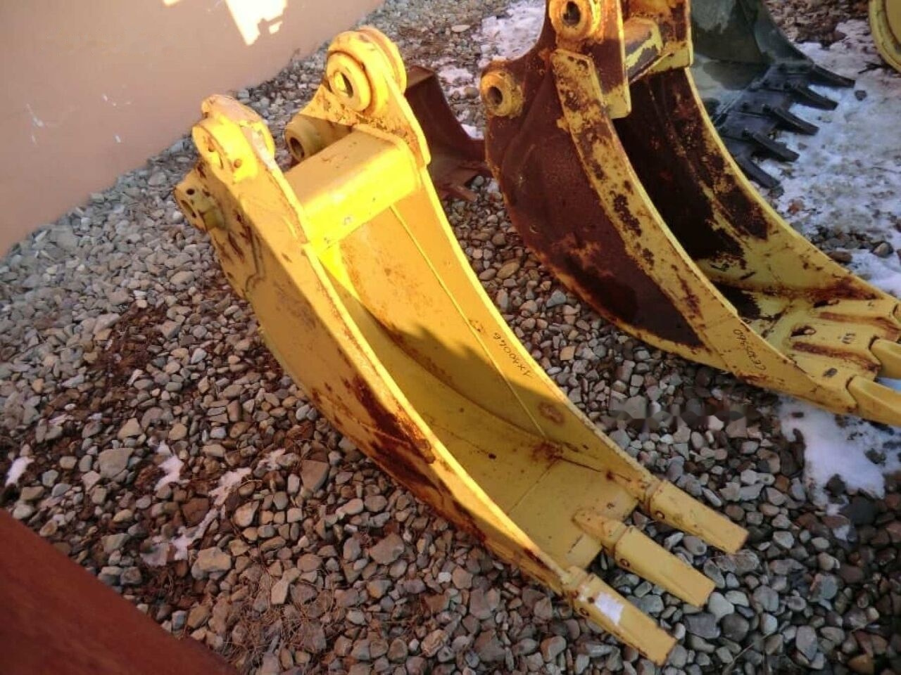 New 30 CM HD bucket with teeth. Brand ROMEA. weight 200 kg, year of - Balde escavadora: foto 1 New 30 CM HD bucket with teeth. Brand ROMEA. weight 200 kg, year of - Balde escavadora: foto 1
