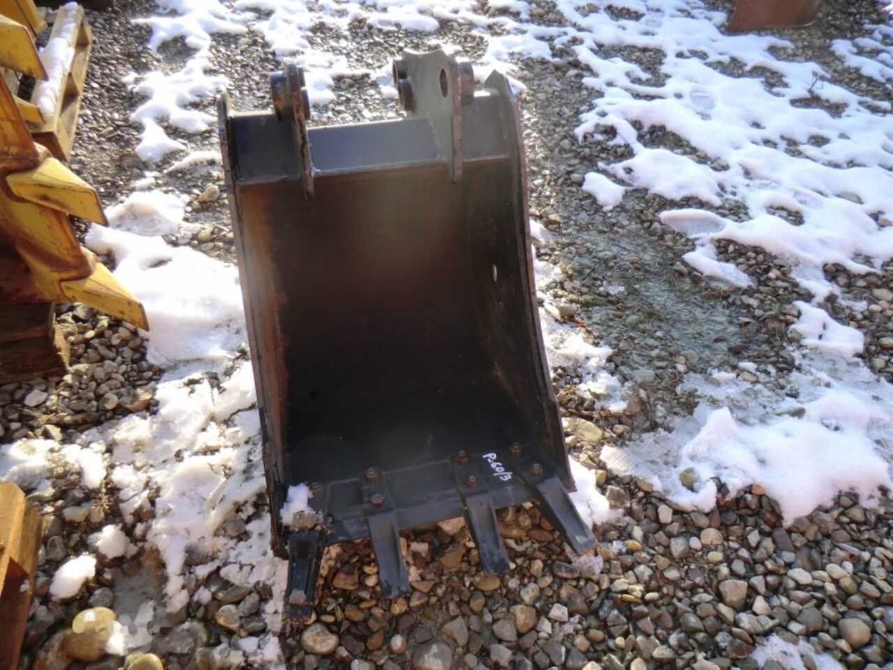New 60 CM REAR ARM BUCKET WITH TEETH. WEIGHT 170 KG - Balde escavadora: foto 5 New 60 CM REAR ARM BUCKET WITH TEETH. WEIGHT 170 KG - Balde escavadora: foto 5