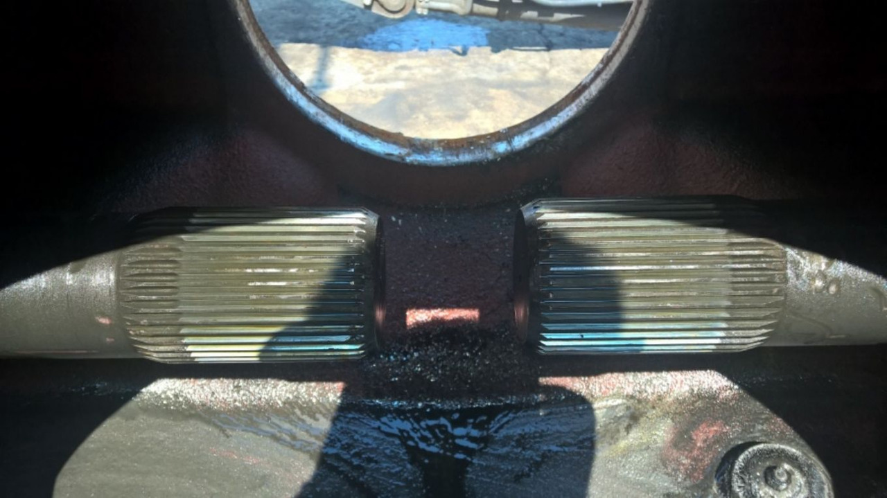 PERLINI DP655 ASSALE COMPLETO DI RIDUTTORI - Transmissão por Máquina de construção: foto 5 PERLINI DP655 ASSALE COMPLETO DI RIDUTTORI - Transmissão por Máquina de construção: foto 5