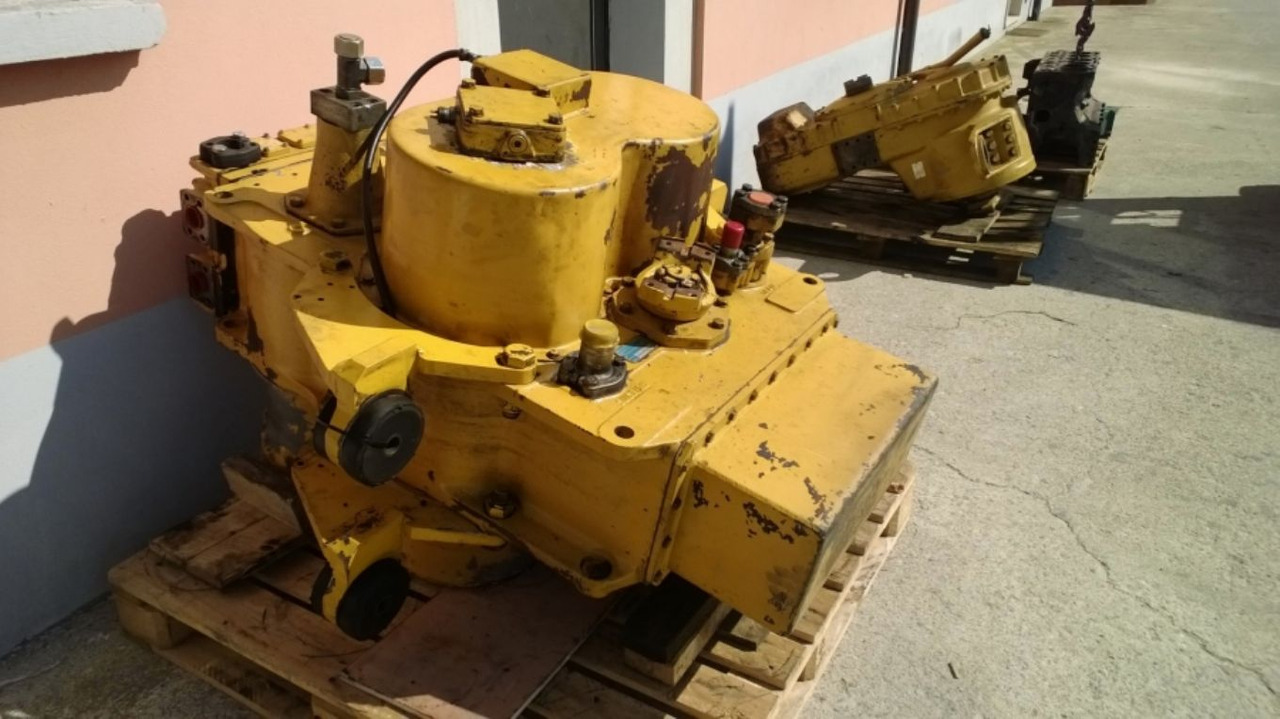 VOLVO L330E Trasmissione revisionata. - Caixa de velocidade por Máquina de construção: foto 2 VOLVO L330E Trasmissione revisionata. - Caixa de velocidade por Máquina de construção: foto 2
