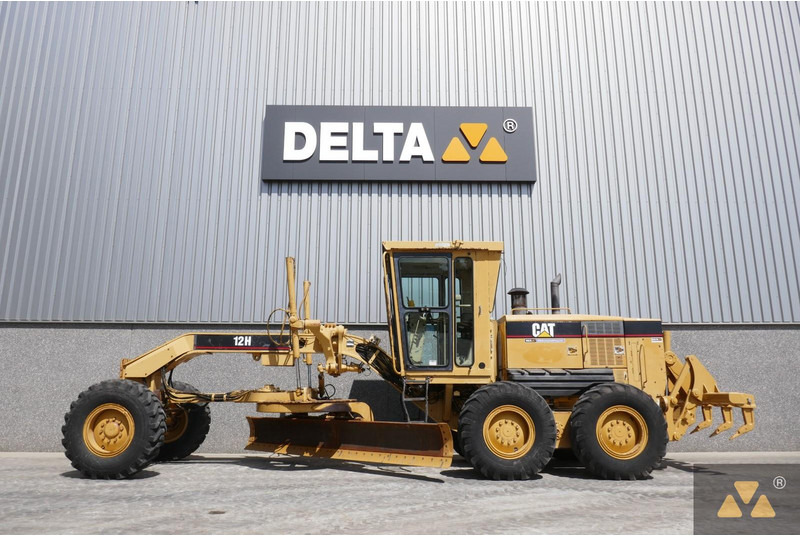 Caterpillar 12H - Motoniveladora: foto 1 Caterpillar 12H - Motoniveladora: foto 1