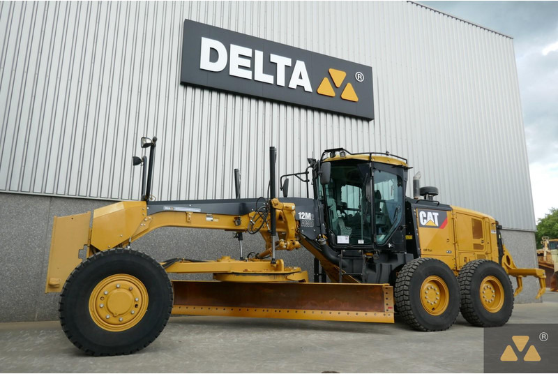 Caterpillar 12M2 AWD - Motoniveladora: foto 4 Caterpillar 12M2 AWD - Motoniveladora: foto 4