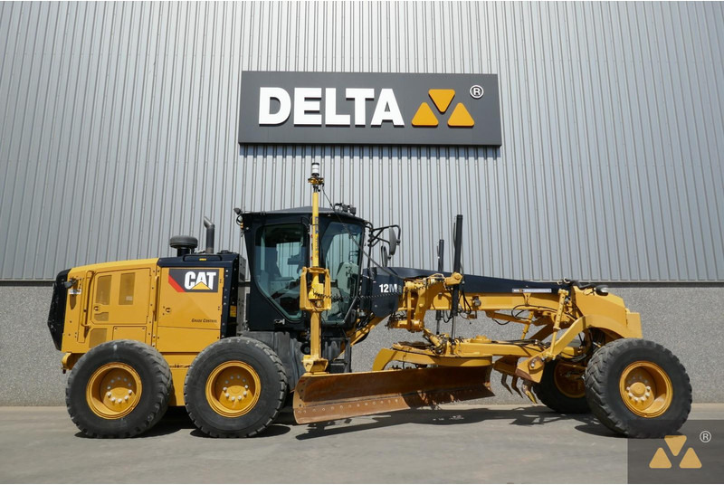 Caterpillar 12M3 - Motoniveladora: foto 2 Caterpillar 12M3 - Motoniveladora: foto 2