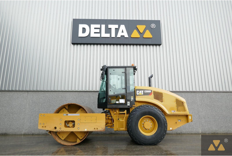 Caterpillar CS66B - Rolo: foto 1 Caterpillar CS66B - Rolo: foto 1