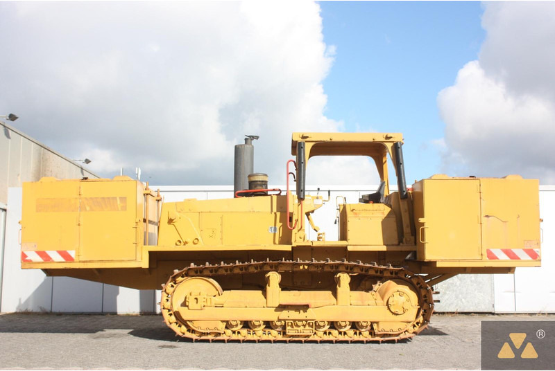 Caterpillar D6E Fuel tanker - Caminhão tanque: foto 1 Caterpillar D6E Fuel tanker - Caminhão tanque: foto 1