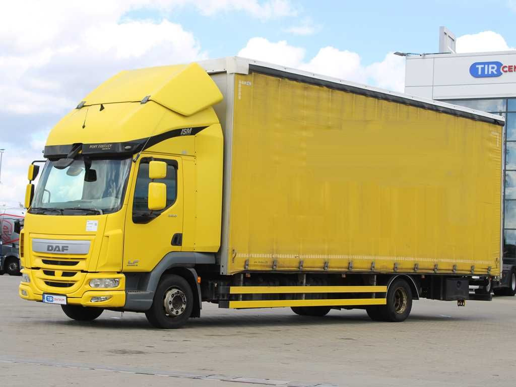 DAF LF 220FA, EURO 6, SLEEPING CABIN - Camião de lona: foto 1 DAF LF 220FA, EURO 6, SLEEPING CABIN - Camião de lona: foto 1