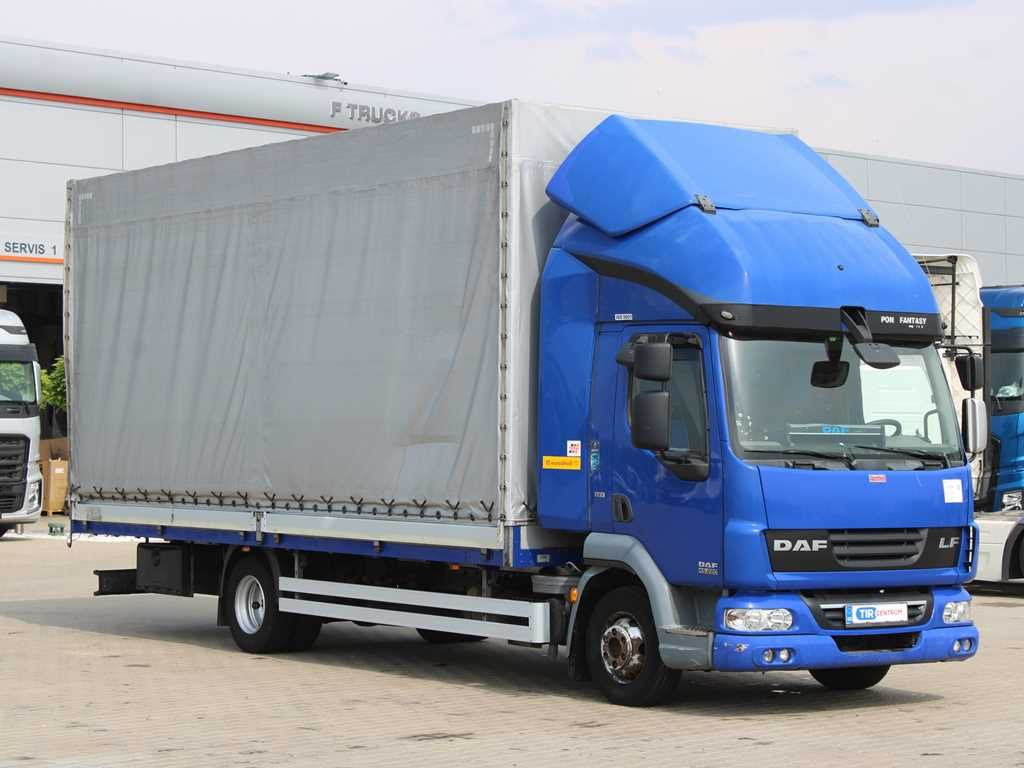 DAF LF 45.220, EURO 5 EEV, SLEEPING CABIN,SIDE-WALLS - Camião de lona: foto 2 DAF LF 45.220, EURO 5 EEV, SLEEPING CABIN,SIDE-WALLS - Camião de lona: foto 2