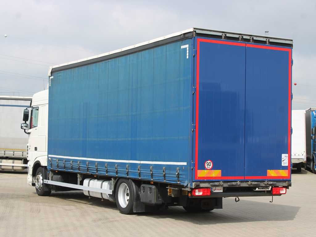 DAF XF 450, EURO 6, SECONDARY AIR CONDITIONIG - Camião de lona: foto 4 DAF XF 450, EURO 6, SECONDARY AIR CONDITIONIG - Camião de lona: foto 4