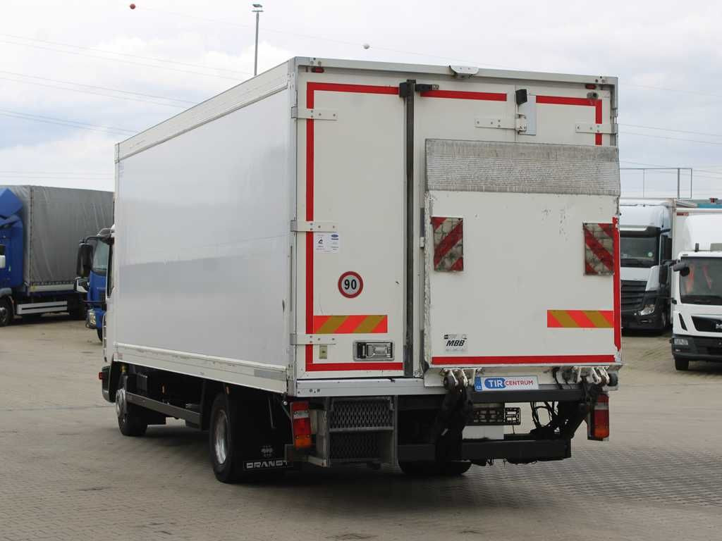 MAN TGL 12.210, TAIL LIFT, CARRIER SUPRA 850Mt - Camião frigorífico: foto 4 MAN TGL 12.210, TAIL LIFT, CARRIER SUPRA 850Mt - Camião frigorífico: foto 4