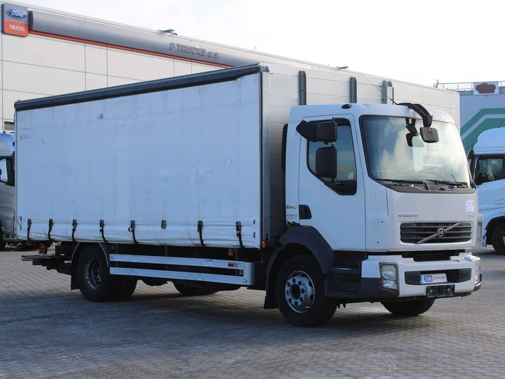 Volvo FL 240, EURO 5, TAIL LIFT, PNEU 80% - Camião de lona: foto 2 Volvo FL 240, EURO 5, TAIL LIFT, PNEU 80% - Camião de lona: foto 2