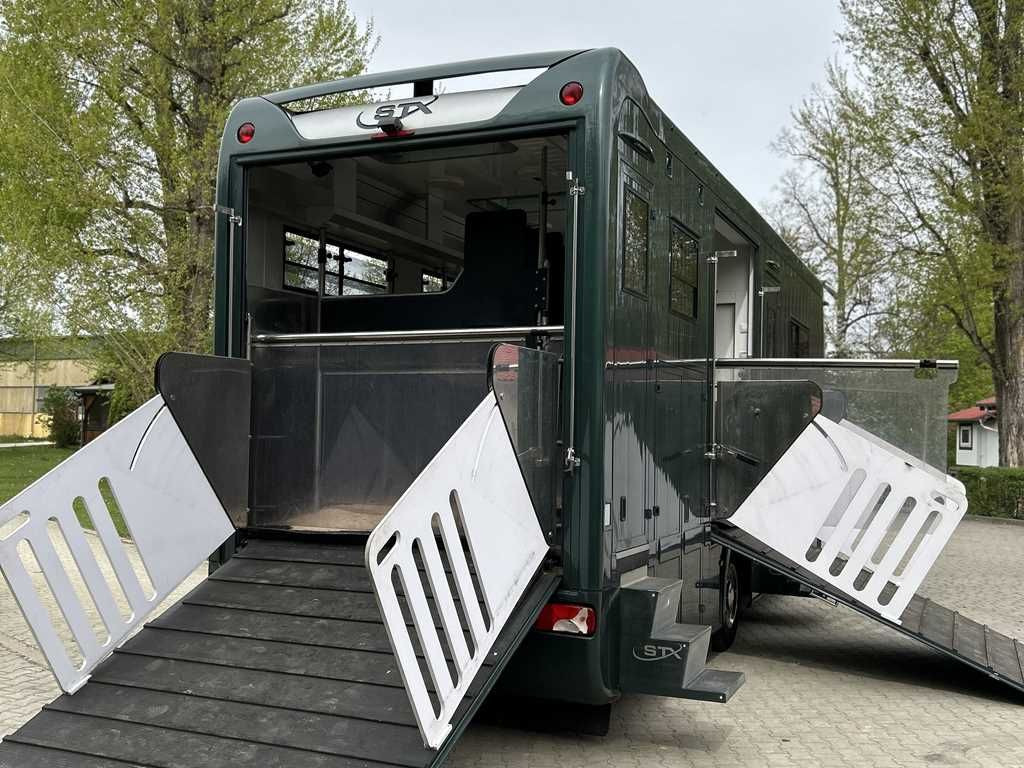 Volvo STX FL, 6 PEOPLE, 5 HORSES, CAMERA, 2X TAIL LIFT - Camião de transporte de cavalos: foto 5 Volvo STX FL, 6 PEOPLE, 5 HORSES, CAMERA, 2X TAIL LIFT - Camião de transporte de cavalos: foto 5