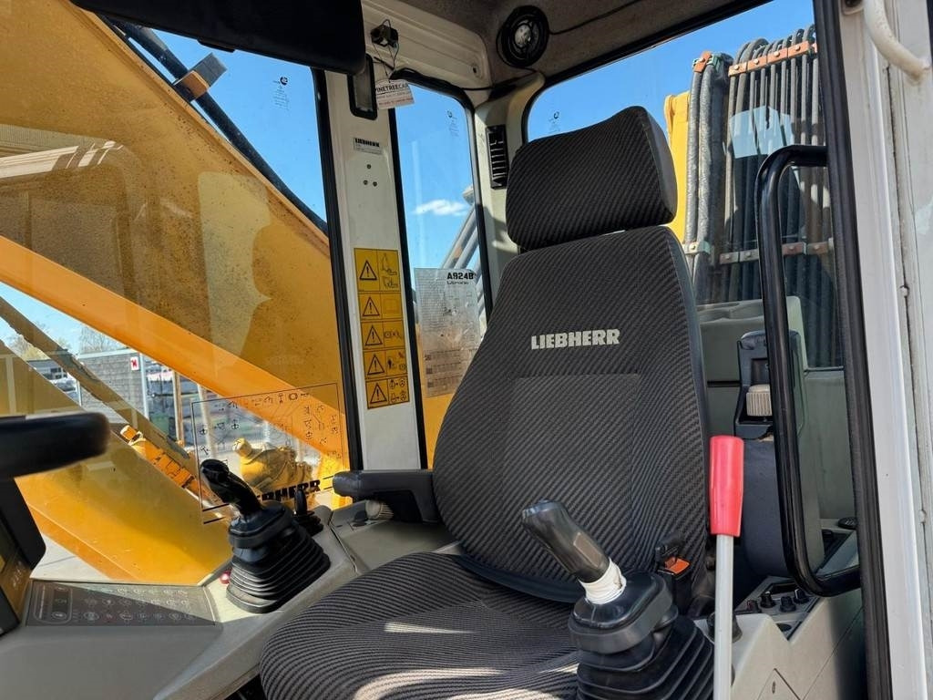 Manipulador de material Liebherr A 924 B: foto 12