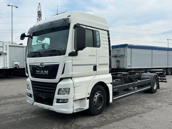 MAN TGX 18.460 XLX, 4x2, Euro 6, Standklima - Camião transportador de contêineres/ Caixa móvel: foto 1 MAN TGX 18.460 XLX, 4x2, Euro 6, Standklima - Camião transportador de contêineres/ Caixa móvel: foto 1