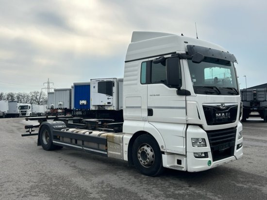 MAN TGX 18.460 XLX, 4x2, Euro 6, Standklima - Camião transportador de contêineres/ Caixa móvel: foto 3 MAN TGX 18.460 XLX, 4x2, Euro 6, Standklima - Camião transportador de contêineres/ Caixa móvel: foto 3