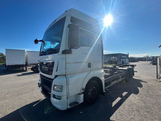 MAN TGX 26.440 BDF, XXL, Retarder, Automatik, E6, Liftachse, Motorschaden, Kurbelwellenschaden - Camião transportador de contêineres/ Caixa móvel: foto 3 MAN TGX 26.440 BDF, XXL, Retarder, Automatik, E6, Liftachse, Motorschaden, Kurbelwellenschaden - Camião transportador de contêineres/ Caixa móvel: foto 3