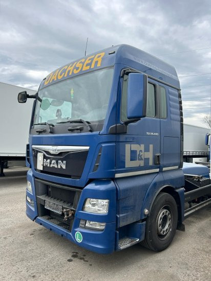 MAN TGX 26.440 XLX 6x2 Liftachse, Euro 6, Retarder, Motorschaden engine damage! - Camião transportador de contêineres/ Caixa móvel: foto 3 MAN TGX 26.440 XLX 6x2 Liftachse, Euro 6, Retarder, Motorschaden engine damage! - Camião transportador de contêineres/ Caixa móvel: foto 3