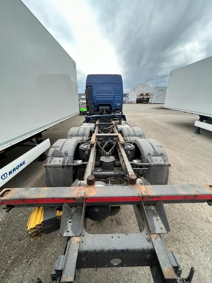 MAN TGX 26.440 XLX 6x2 Liftachse, Euro 6, Retarder, Motorschaden engine damage! - Camião transportador de contêineres/ Caixa móvel: foto 4 MAN TGX 26.440 XLX 6x2 Liftachse, Euro 6, Retarder, Motorschaden engine damage! - Camião transportador de contêineres/ Caixa móvel: foto 4