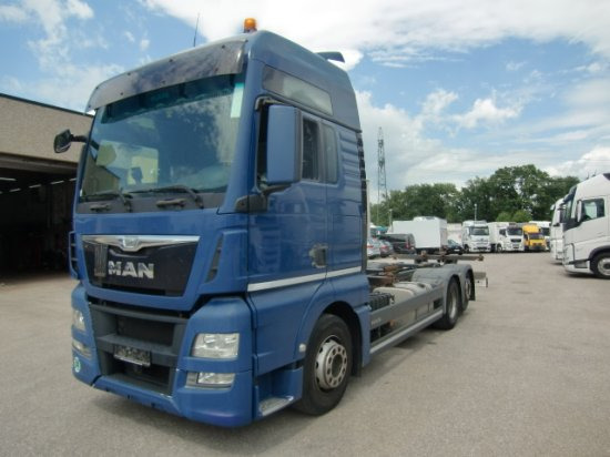 MAN TGX 26.440 XXL 6x2 Liftachse Euro 6 - Camião transportador de contêineres/ Caixa móvel: foto 1 MAN TGX 26.440 XXL 6x2 Liftachse Euro 6 - Camião transportador de contêineres/ Caixa móvel: foto 1