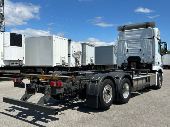 Mercedes-Benz Actros 2545 6x2 BDF E6, Retarder, Alufelgen - Camião transportador de contêineres/ Caixa móvel: foto 5 Mercedes-Benz Actros 2545 6x2 BDF E6, Retarder, Alufelgen - Camião transportador de contêineres/ Caixa móvel: foto 5
